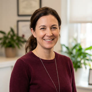 Laura Bennett, responsable des standards de la plateforme chez Fauve Rendange, photographiée pour une photo de profil
